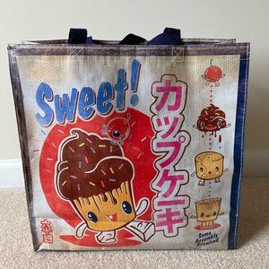 Sweet cupcake NWT color 64 blue Q shopping tote